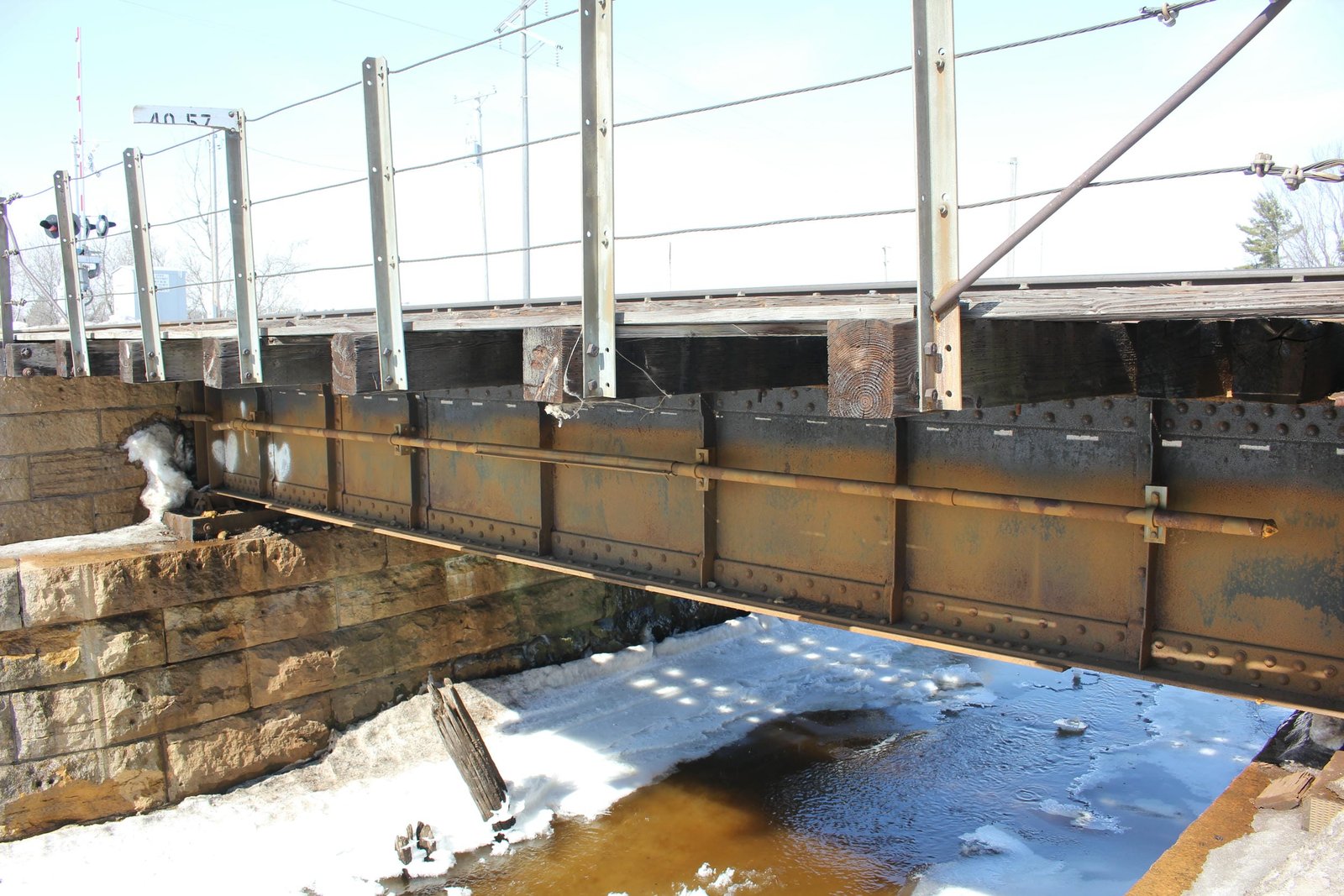 South track span
